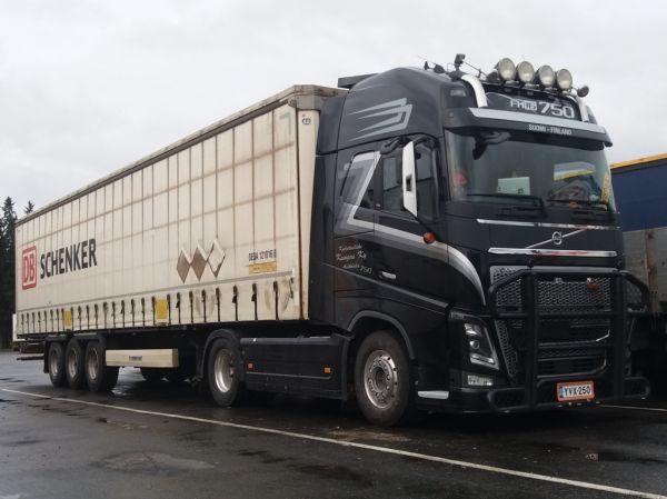 Kuljetusliike Kungaksen Volvo FH16
Kuljetusliike Kungas Ky:n Volvo FH16 puoliperävaunuyhdistelmä. 
Avainsanat: Kungas Volvo FH16 ABC Hirvaskangas Schenker
