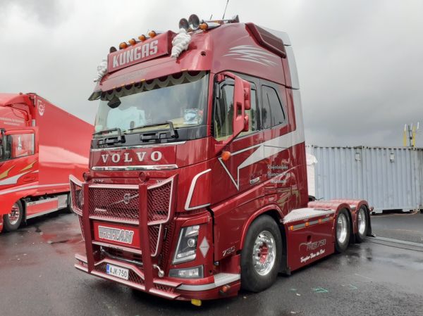 Kuljetusliike Kungaksen Volvo FH16
Kuljetusliike Kungas Ky:n Volvo FH16 rekkaveturi.
Avainsanat: Kungas Volvo FH16 Himos22