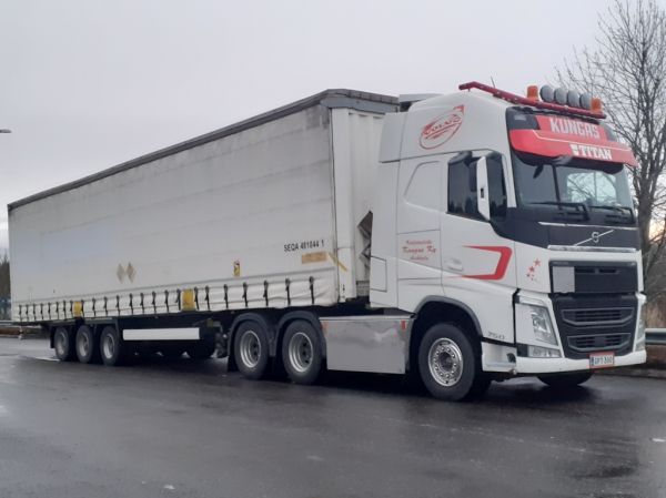 Kuljetusliike Kungaksen Volvo FH16
Kuljetusliike Kungas Ky:n Volvo FH16 puoliperävaunuyhdistelmä.
Avainsanat: Kungas FH16 ABC Hirvaskangas