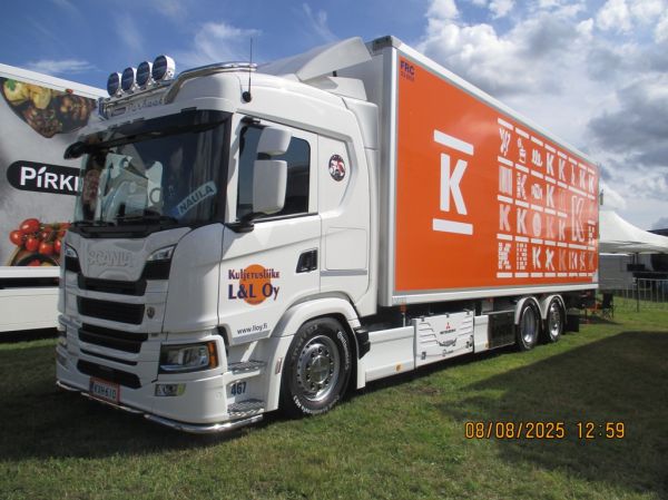 Kuljetusliike L&L:n Scania 460G
Kuljetusliike L&L Oy:n Scania 460G rahtiauto.
Avainsanat: Kesko L&L Scania 460G Pirkka Naula Alahärmä25