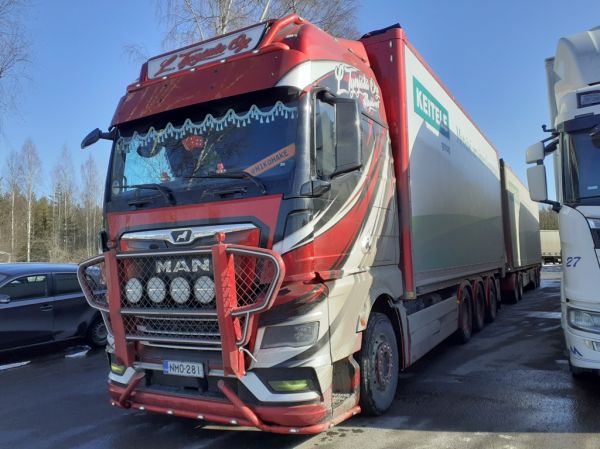 Kuljetusliike L Tynjälän MAN TGX 35.580
Kuljetusliike L Tynjälä Oy:n MAN TGX 35.580 hakeyhdistelmä.
Avainsanat: Tynjälä MAN TGX 35.580 Keitele-Group NikoMake Shell Hirvaskangas