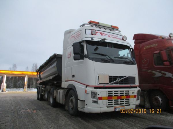 Kuljetusliike M Leinosen Volvo FH12
Kuljetusliike M Leinosen Volvo FH12 sorapuolikas.
Avainsanat: Leinonen Volvo FH12 Shell Hirvaskangas