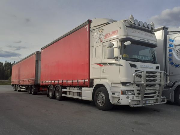 Kuljetusliike Lück&Laurilan Scania R500
Kuljetusliike Lück&Laurilan Scania R500 täysperävaunuyhdistelmä.
Avainsanat: Lück&Laurila Scania R500 ABC Hirvaskangas