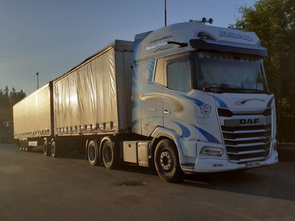 Klikkaa kuvaa nähdäksesi se täysikokoisena
==============
Kuljetusliike M Pohjan DAF XG+530
Kuljetusliike M Pohja Oy:n DAF XG+530 b-juna.
Avainsanat: Pohja DAF XG+530 ABC Hirvaskangas Kuljetusliike M Pohjan DAF XG+530
Kuljetusliike M Pohja Oy:n DAF XG+530 b-juna.
Avainsanat: Pohja DAF XG+530 ABC Hirvaskangas