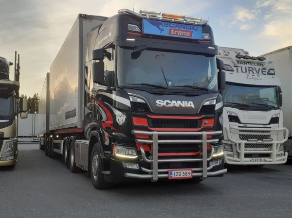 Kuljetusliike M Pohjan Scania
Kuljetusliike M Pohja Oy:n Scania b-juna.
Avainsanat: Pohja Scania ABC Hirvaskangas B-juna Scandic-Trans
