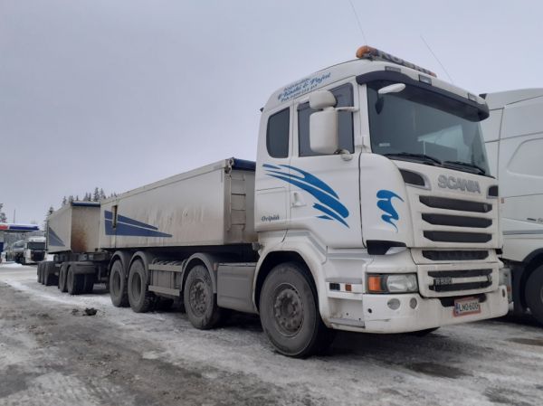 Kuljetusliike P Koski ja Pojat Scania R580
Kuljetusliike P Koski ja Pojat Scania R580 sorayhdistelmä.
Avainsanat: Koski-Pojat Scania R580 ABC Hirvaskangas