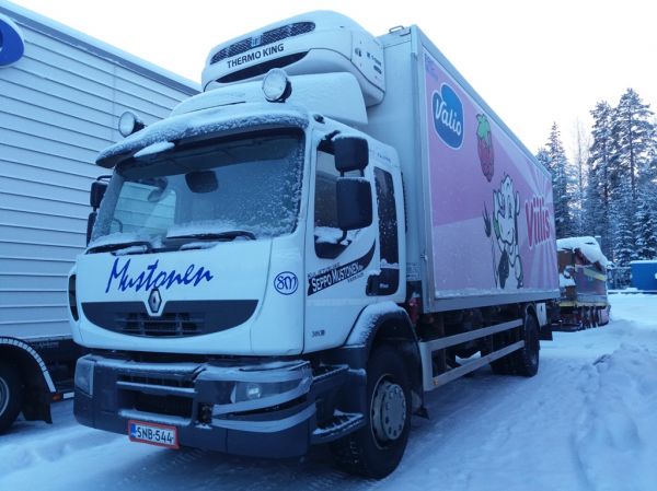 Kuljetusliike S Mustosen Renault 380
Valion ajossa oleva Kuljetusliike S Mustonen Oy:n Renault 380 maitoauto.
Avainsanat: Valio Mustonen Renault 380 Viilis