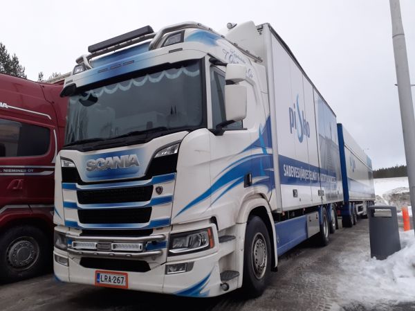 Kuljetusliike T Ojutkankaan Scania R500
Kuljetusliike T Ojutkangas Oy:n Scania R500 täysperävaunuyhdistelmä.
Avainsanat: Ojutkangas Scania R500 Shell Hirvaskangas Pisko