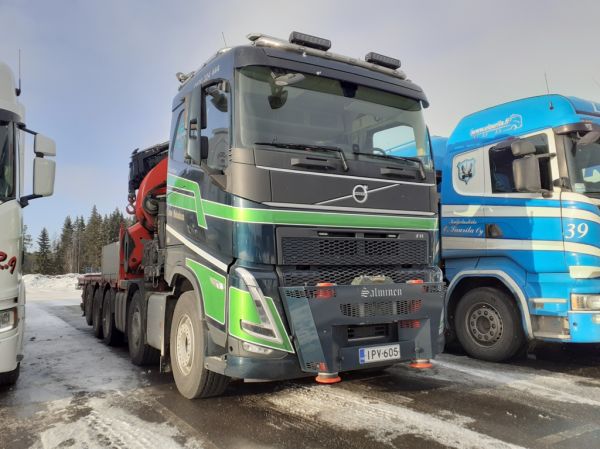 Kuljetusliike T Salmisen Volvo FH
Kuljetusliike T Salminen Ky:n nosturilla varustettu Volvo FH.
Avainsanat: Salminen Volvo FH ABC Hirvaskangas