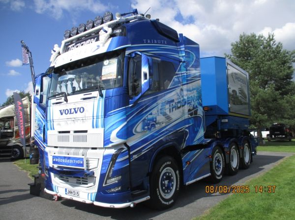 Kuljetusliike Thodenin Volvo FH16
Kuljetusliike Thoden Oy:n Volvo FH16 rekkaveturi.
Avainsanat: Thoden Volvo FH16 Alahärmä24