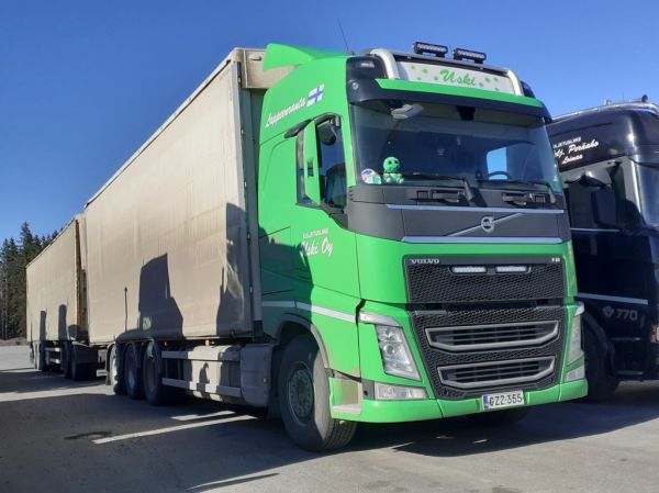 Klikkaa kuvaa nähdäksesi se täysikokoisena
==============
Kuljetusliike Uskin Volvo FH540
Kuljetusliike Uski Oy:n Volvo FH540 täysperävaunuyhdistelmä.
Avainsanat: Uski Volvo FH540 ABC Hirvaskangas Kuljetusliike Uskin Volvo FH540
Kuljetusliike Uski Oy:n Volvo FH540 täysperävaunuyhdistelmä.
Avainsanat: Uski Volvo FH540 ABC Hirvaskangas