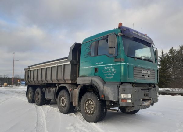 Kuljetusliike Usvolan MAN TGA 35.480
Kuljetusliike Usvola Ky:n MAN TGA 35.480 maansiirtoauto.
Avainsanat: Usvola MAN TGA 35.480 ABC Hirvaskangas