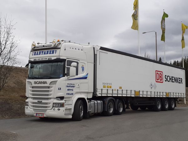 Kuljetusliike VR Rantasen Scania R420
Kuljetusliike VR Rantanen Oy:n Scania R420 puoliperävaunuyhdistelmä.
Avainsanat: Rantanen Scania R420 ABC Hirvaskangas 13 Schenker