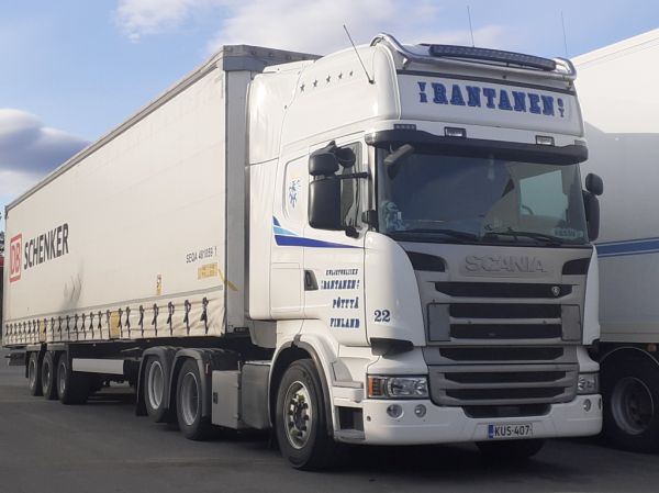 Kuljetusliike VR Rantasen Scania
Kuljetusliike VR Rantanen Oy:n Scania puoliperävaunuyhdistelmä.
Avainsanat: Rantanen Scania ABC Hirvaskangas 22 Schenker