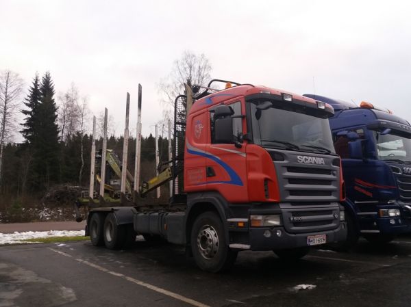 Kuljetuspalvelu Uutelan Scania R500
Kuljetuspalvelu Uutela Oy:n Scania R500 puutavara-auto.
Keywords: Uutela Scania R500