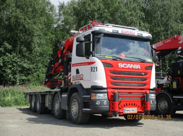 Kurko Koposen Scania
Kurko Koponen Oy:n nosturilla varustettu Scania. 
Avainsanat: Kurko-Koponen Scania Alakaario R21