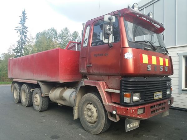 Kyhekin Sisu SM372
Kyhek Oy:n Sisu SM372 sora-auto.
Avainsanat: Kyhek Sisu SM372