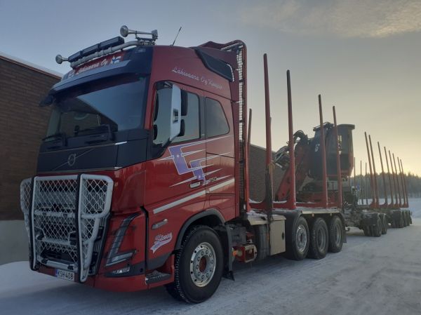 Lähivaaran Volvo FH16
Lähivaara Oy:n Volvo FH16 puutavarayhdistelmä.
Avainsanat: Lähivaara Volvo FH16 ABC Hirvaskangas