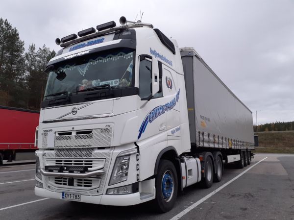 Klikkaa kuvaa nähdäksesi se täysikokoisena
==============
Lahma-Transin Volvo FH
Lahma-Trans Oy:n Volvo FH puoliperävaunuyhdistelmä.
Avainsanat: Lahma-Trans Volvo FH ST1 Hirvaskangas Wagner Lahma-Transin Volvo FH
Lahma-Trans Oy:n Volvo FH puoliperävaunuyhdistelmä.
Avainsanat: Lahma-Trans Volvo FH ST1 Hirvaskangas Wagner