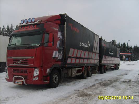 Kuljetus Lankilan Volvo FH 
Kuljetus Lankilan Volvo FH hakeyhdistelmä.
Avainsanat: Lankila Volvo FH ABC Hirvaskangas