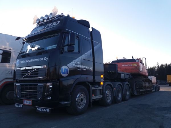 Lapin Metallikierrätyksen Volvo FH16
Lapin Metallikierrätys Oy:n Volvo FH16 lavettiyhdistelmä.
Avainsanat: Lapin Metallikierrätys Volvo FH16 ABC Hirvaskangas Vituiksmän