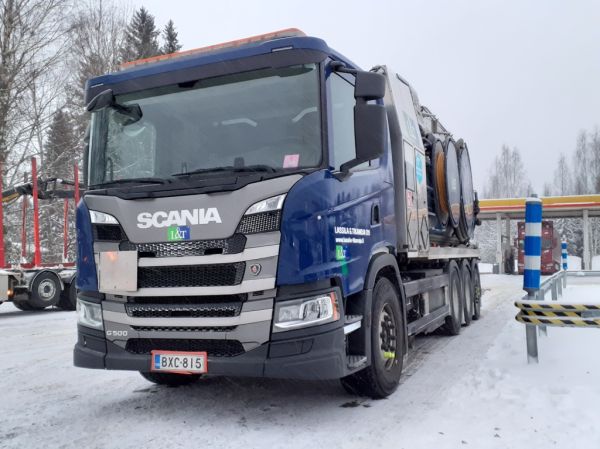 Lassila&Tikanojan Scania G500
Lassila&Tikanoja Oyj:n Scania G500 imuauto.
Avainsanat: Lassila&Tikanoja L&T Scania G500 Shell Hirvaskangas