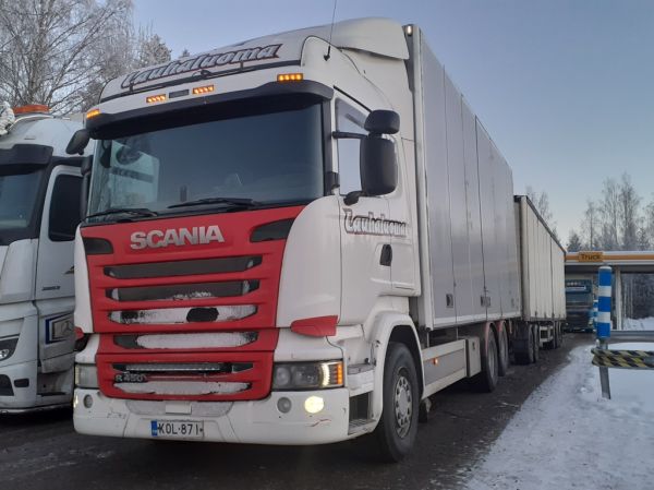 Lauhaluoman Scania R450
Lauhaluoman Scania R450 täysperävaunuyhdistelmä.
Avainsanat: Lauhaluoma Scania R450 ST1 Hirvaskangas