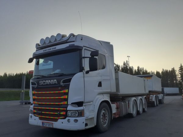 Laukaan Hakkeen Scania R560
Laukaan Hake Oy:n Scania R560 sorayhdistelmä.
Avainsanat: Laukaan-Hake Scania R560 ABC Hirvaskangas