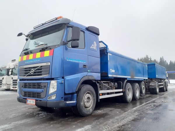 Laukaan Hakkeen Volvo FH
Laukaan Hake Oy:n Volvo FH sorayhdistelmä.
Avainsanat: Laukaan-Hake Volvo FH ABC Hirvaskangas