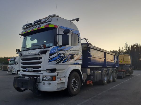 Laukaan Kone ja Kuljetuksen Scania R580
Laukaan Kone ja Kuljetuksen Scania R580 täysperävaunuyhdistelmä.
Avainsanat: Laukaan-Kone-ja-Kuljetus Scania R580 ABC Hirvaskangas