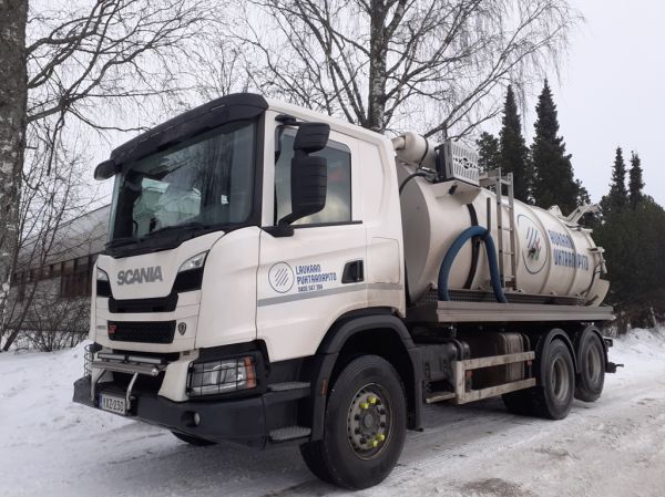 Laukaan Puhtaanapidon Scania 460G XT
Laukaan Puhtaanapito Oy:n Scania 460G XT loka-auto.
Avainsanat: Laukaan-Puhtaanapito Scania 460G XT