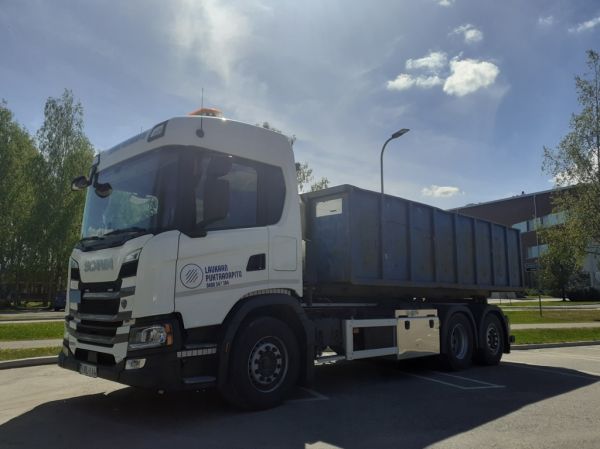 Klikkaa kuvaa nähdäksesi se täysikokoisena
==============
Laukaan Puhtaanapidon Scania 500G
Laukaan Puhtaanapito Oy:n Scania 500G koukkulava-auto.
Avainsanat: Laukaan-Puhtaanapito Scania 500G Laukaan Puhtaanapidon Scania 500G
Laukaan Puhtaanapito Oy:n Scania 500G koukkulava-auto.
Avainsanat: Laukaan-Puhtaanapito Scania 500G