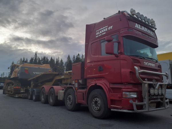 Lavettikuljetus Alanteen Scania R500
Lavettikuljetus Alanne Oy:n Scania R500 lavettiyhdistelmä.
Avainsanat: Alanne Scania R500 ABC Hirvaskangas