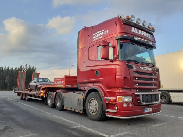 Lavettikuljetus Alanteen Scania
Lavettikuljetus Alanne Oy:n Scania lavettiyhdistelmä.
Avainsanat: Alanne Scania ABC Hirvaskangas