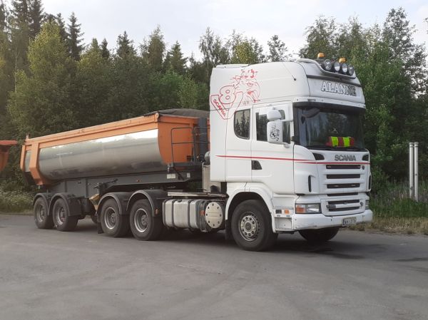 Lavettikuljetus Alanteen Scania R560
Lavettikuljetus Alanne Oy:n Scania R560 asfalttipuolikas.
Avainsanat: Alanne Scania R560 ABC Hirvaskangas