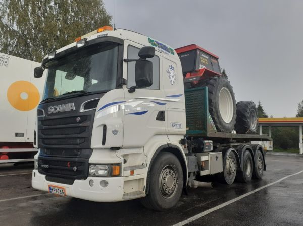 Leketransin Scania R500
Leketrans Oy:n Scania R500 vaihtolava-auto.
Avainsanat: Leketrans Scania R500 Shell Hirvaskangas