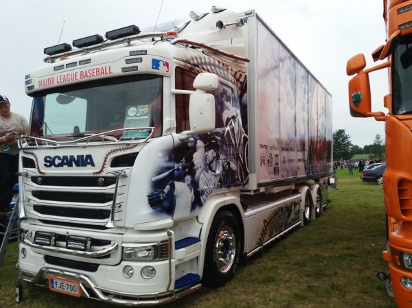 Lohjan Ajolähdön Scania 450 
Lohjan Ajolähtö Oy:n Scania 450 rahtiauto.
Avainsanat: Ajolähtö Scania 450 Alahärmä17