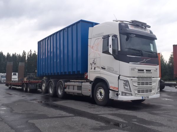Klikkaa kuvaa nähdäksesi se täysikokoisena
==============
Louhinta Käännän Volvo FH16
Louhinta Kääntä Oy:n Volvo FH16 täysperävaunuyhdistelmä.
Avainsanat: Kääntä Volvo FH16 ABC Hirvaskangas Louhinta Käännän Volvo FH16
Louhinta Kääntä Oy:n Volvo FH16 täysperävaunuyhdistelmä.
Avainsanat: Kääntä Volvo FH16 ABC Hirvaskangas