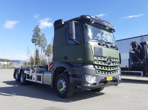 Puolustusvoimien MB 2851 Arocs
Puolustusvoimien MB 2851 Arocs koukkulava-auto.
Avainsanat: Puolustusvoimat PV MB 2851 Arocs