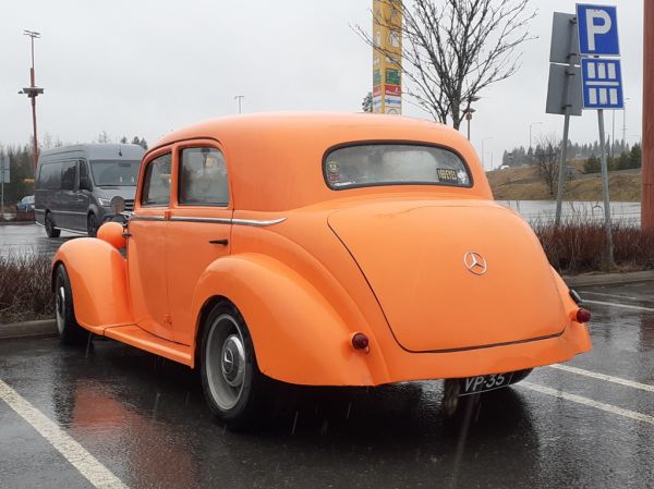 Mercedez-Benz
Mercedez-Benz museoauto.
Avainsanat: Mercedez-Benz MB ABC Hirvaskangas