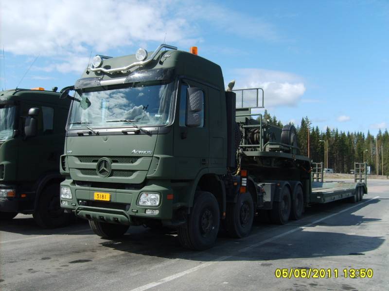 Puolustusvoimien MB 4160 Actros
Puolustusvoimien MB 4160 Actros lavettiyhdistelmä.
Avainsanat: Puolustusvoimat PV MB 4160 Actros ABC Hirvaskangas