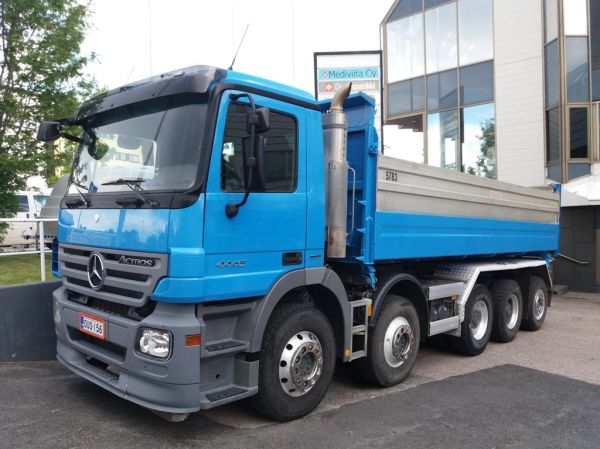 MB 4446 Actros
MB 4446 Actros kuorma-auto.
Avainsanat: MB 4446 Actros Viitasaari17