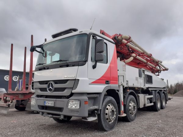 MB Actros
MB Actros betonin pumppausauto.
Avainsanat: MB Actros Hirvaskangas