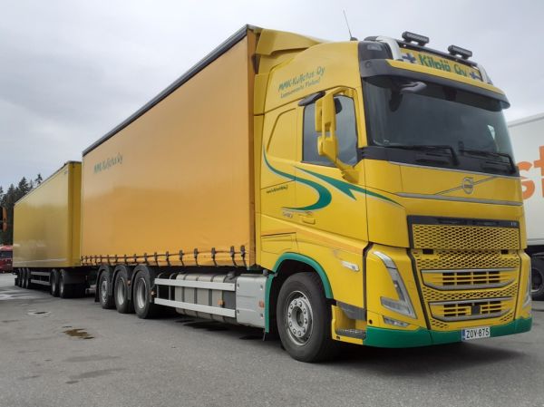 MMK-Kuljetuksen Volvo FH540
MMK-Kuljetus Oy:n Volvo FH540 täysperävaunuyhdistelmä.
Avainsanat: MMK-Kuljetus Volvo FH540 Kilpiä ABC Hirvaskangas