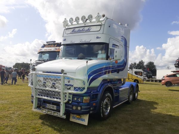 MM Logistiikan Scania T164
MM Logistiikka Oy:n Scania T164 rekkaveturi.
Avainsanat: MM-Logistiikka Mustakoski Scni T164 Alahärmä25