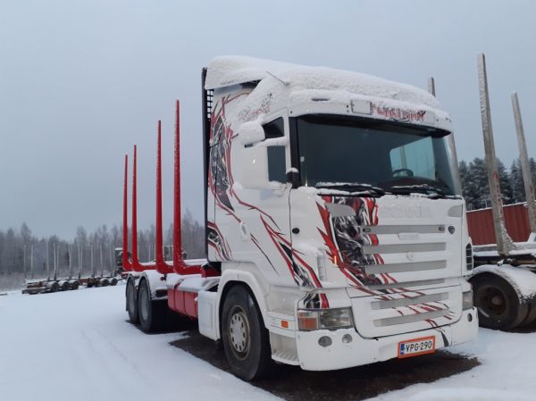 M Flyktmanin Scania R650
M Flyktman Oy:n Scania R650 puutavara-auto.
Avainsanat: Flyktman Scania R650 Hirvaskangas