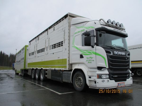 M&K Hämäläisen Scania R580 
M&K Hämäläinen Oy:n Scania R580 eläintenkuljetusyhdistelmä.
Avainsanat: Hämäläinen Scania R580 ABC Hirvaskangas Eläinkuljetus