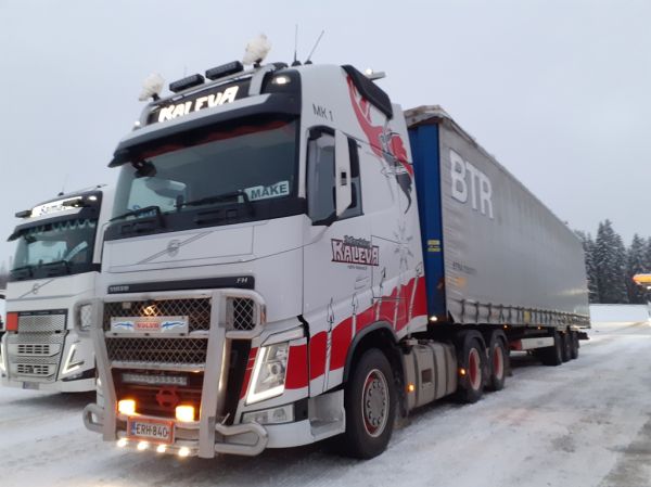 M Kalevan Volvo FH
M Kalevan Volvo FH puoliperävaunuyhdistelmä.
Avainsanat: Kaleva MK1 Volvo FH Make ABC Hirvaskangas