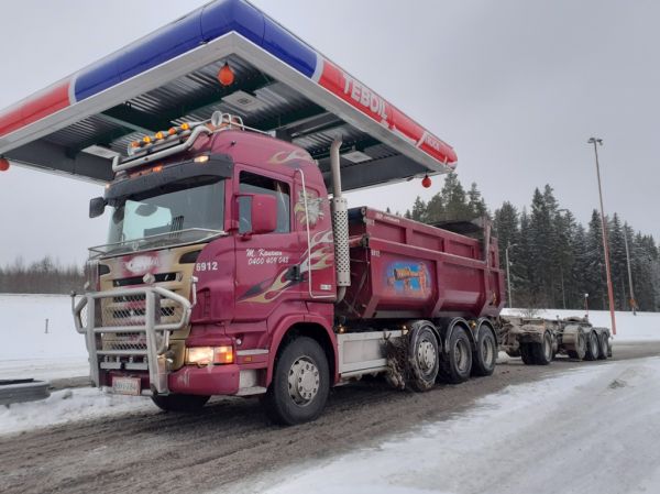 M Kanasen Scania
M Kanasen Scania sorayhdistelmä.
Avainsanat: Kananen Scania ABC Hirvaskangas