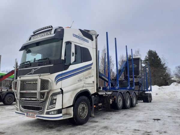 M Koskisen Volvo FH16 
M Koskinen Ky:n Volvo FH16 puutavarayhdistelmä. 
Avainsanat: MA-Koskinen Volvo FH16